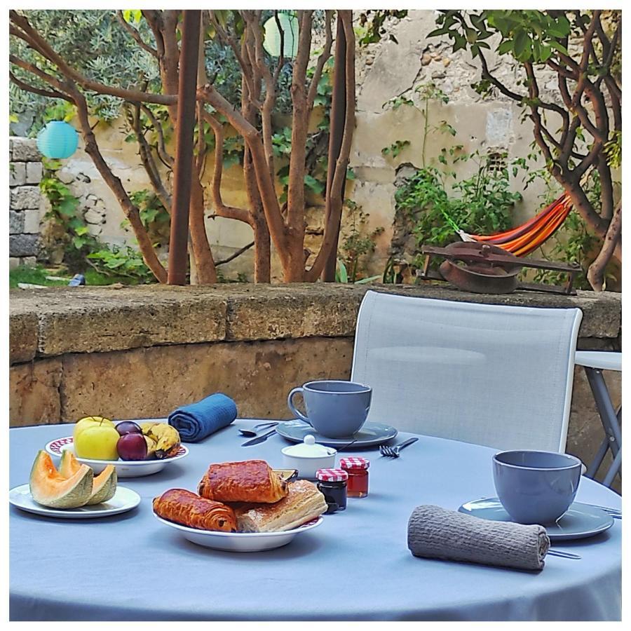 La Vigneronne Des Costieres Bed & Breakfast Vauvert Dış mekan fotoğraf