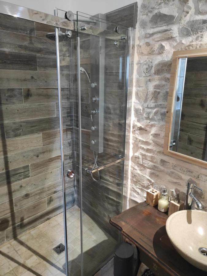 La Vigneronne Des Costieres Bed & Breakfast Vauvert Dış mekan fotoğraf