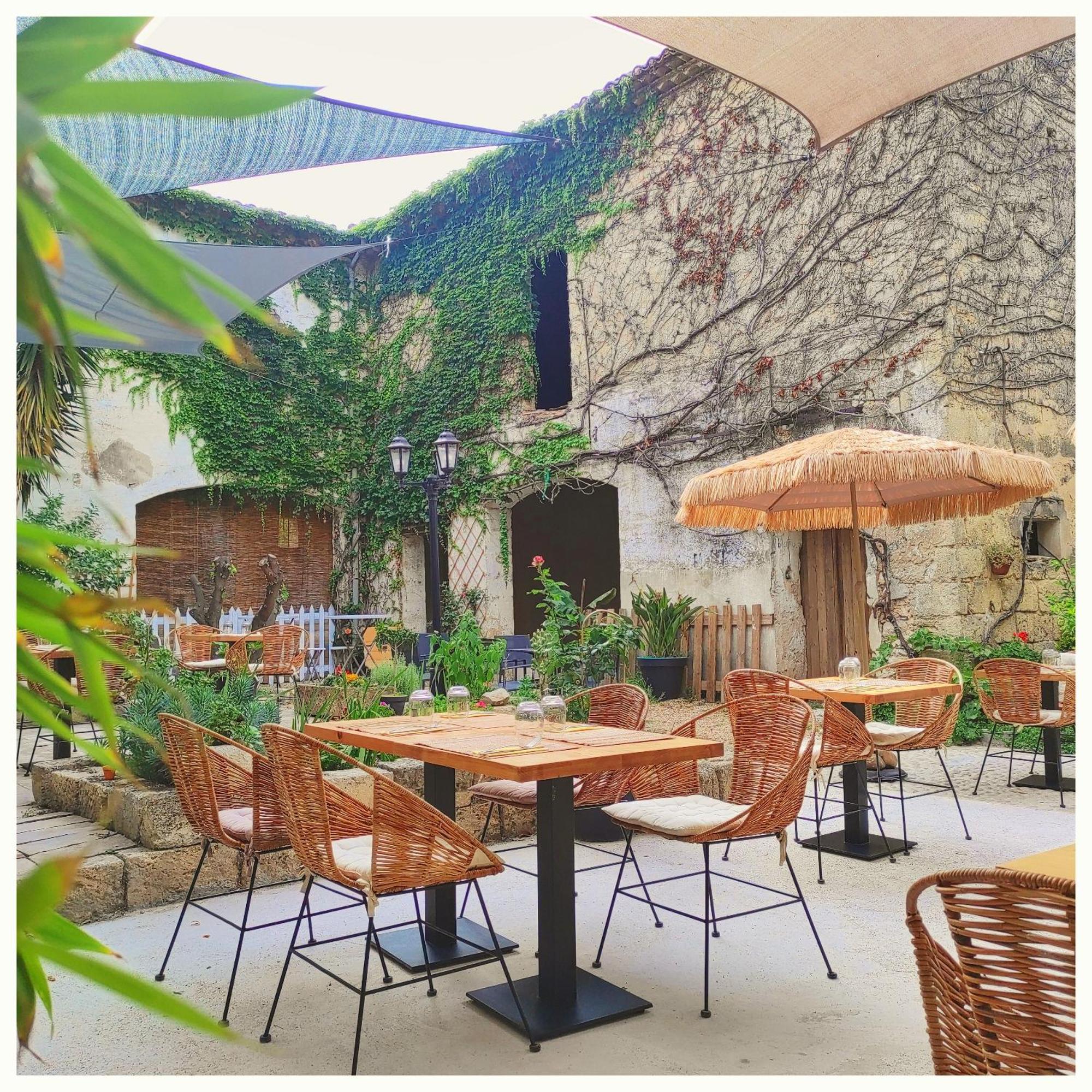 La Vigneronne Des Costieres Bed & Breakfast Vauvert Dış mekan fotoğraf